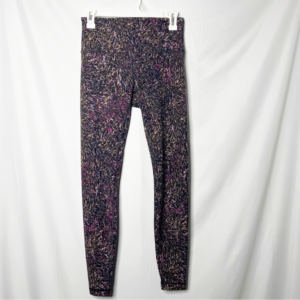 Lululemon Wunder Under Size 8 in Topography Multi